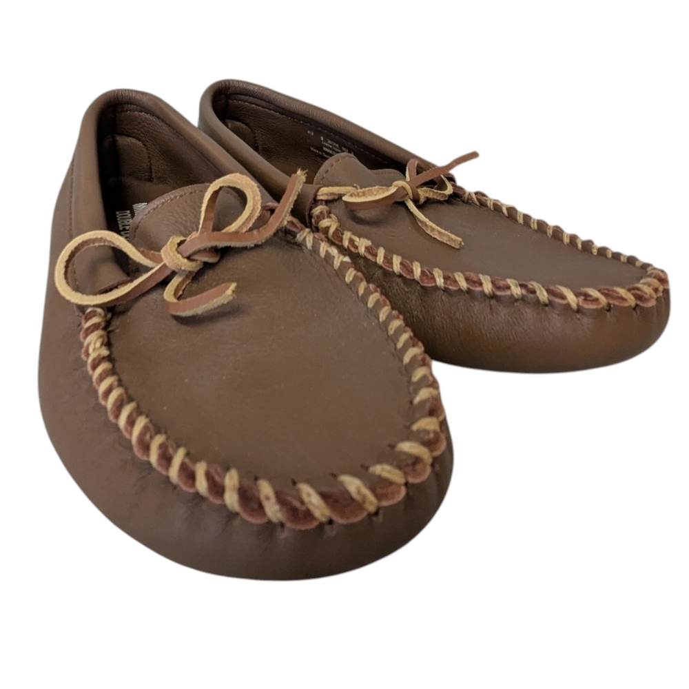 Minnetonka Men 9 Brown Leather Moccasin Loafers with Tan Laces - Picture 3 of 6